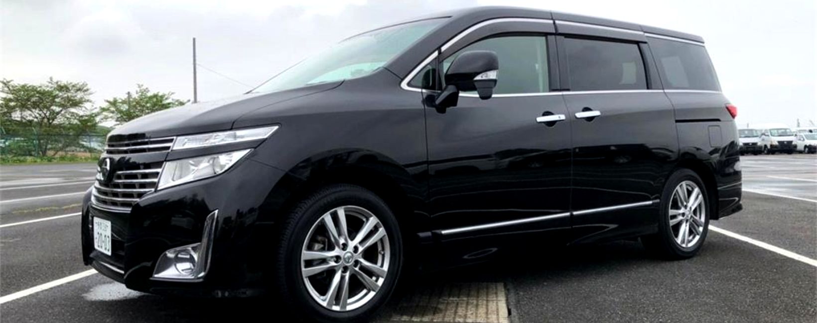 Nissan Elgrand Highway Star at a Japanese Car auction